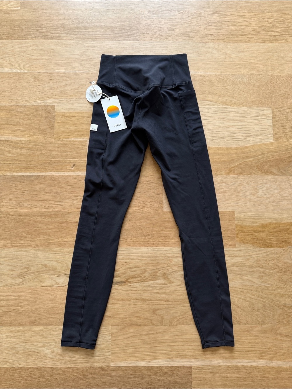 Vuori woman’s ALL THE FORM Black High-Waist Performance Leggings size XS